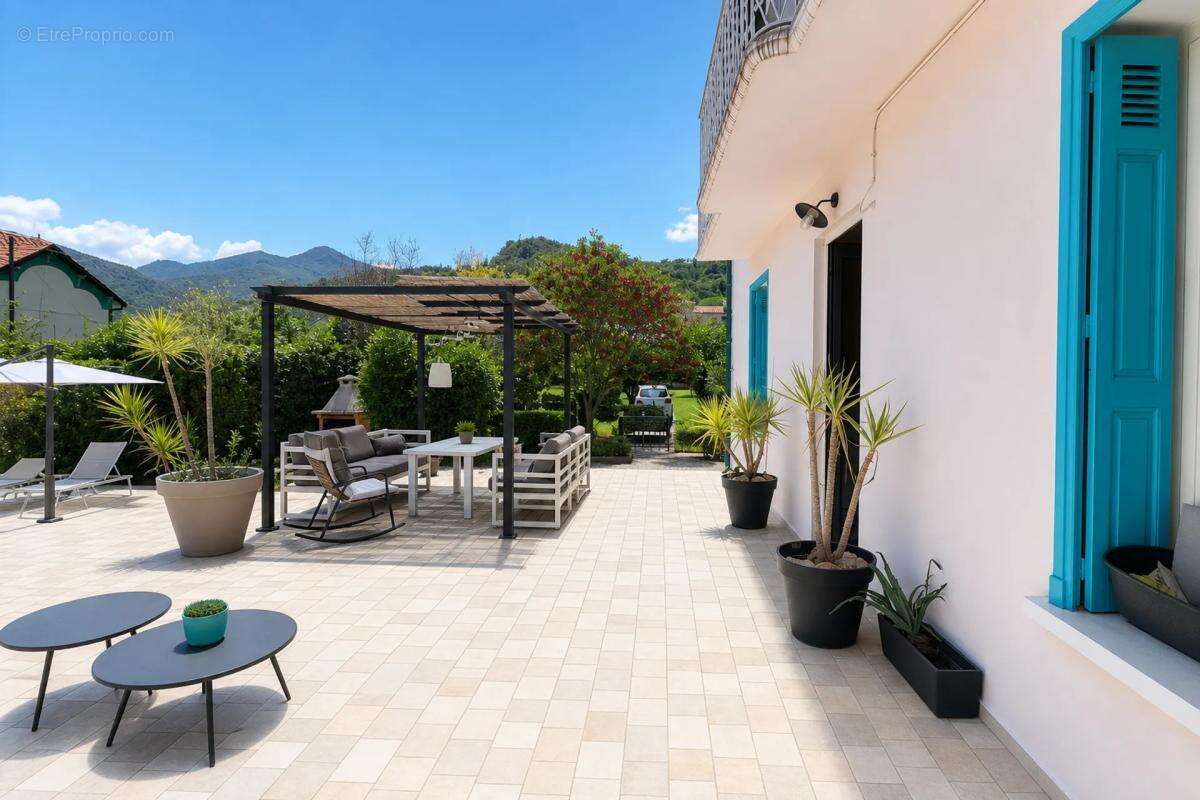 Maison de 12 pièces de 304 m² à Amélie-les-Bains - photo 10