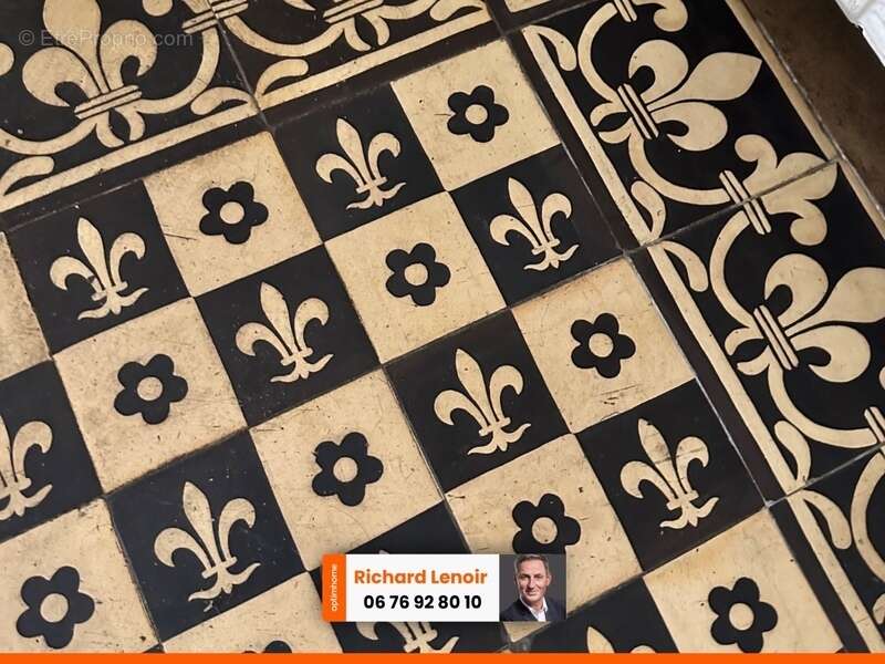 Maison à SAINT-OUEN-DE-THOUBERVILLE