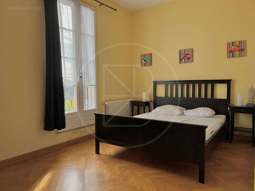 Maison à SAINT-EMILION