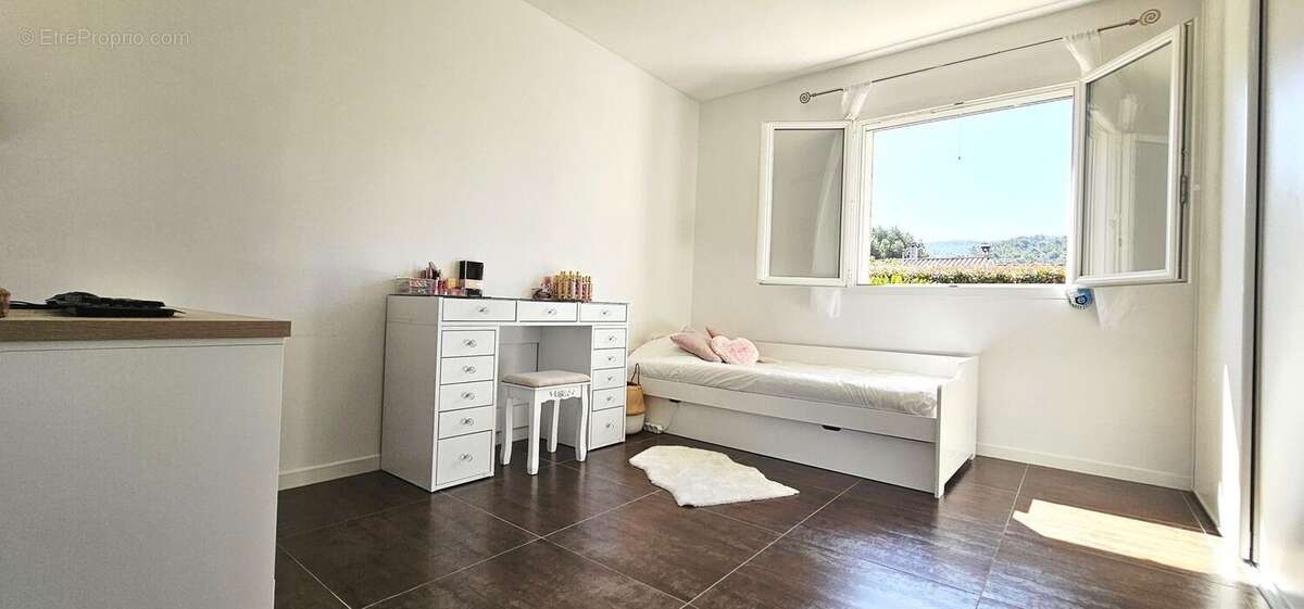 CUGES LES PINS-MAISON-A VENDRE-3 CHAMBRES-TERRAIN - Maison à CUGES-LES-PINS