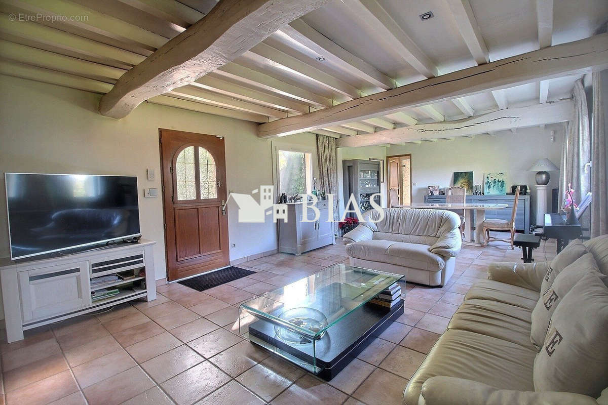 Maison à NEUVILLE-FERRIERES