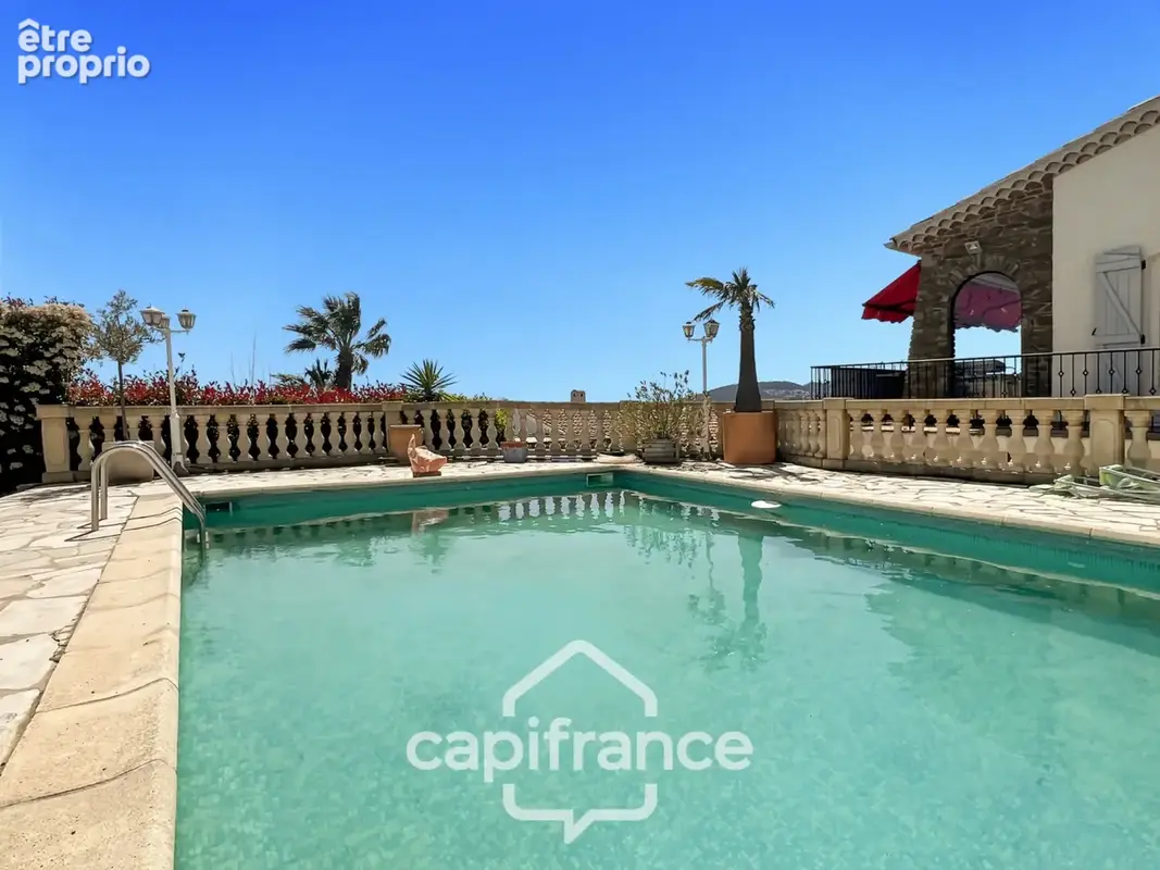 Maison à vendre 8 pièces HYERES (83)- Vue mer panoramique Exceptionnel - Double garage - Ascenseur - photo 46