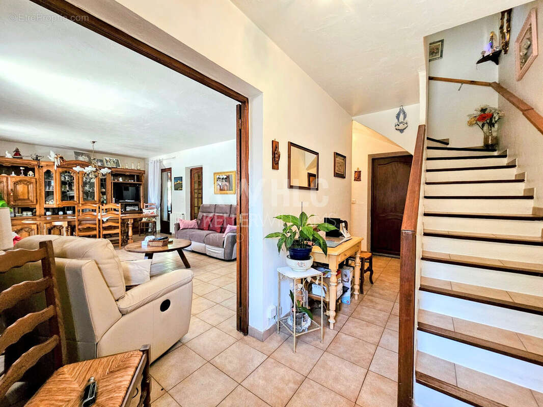 Maison 4 pièces 117 m² à vendre à Speracedes (06530) - photo 9