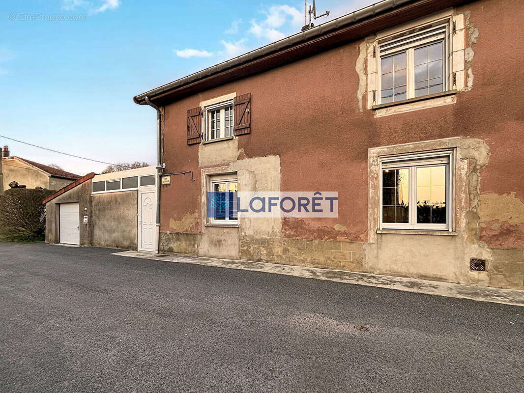 Maison à VAUX-SUR-BLAISE