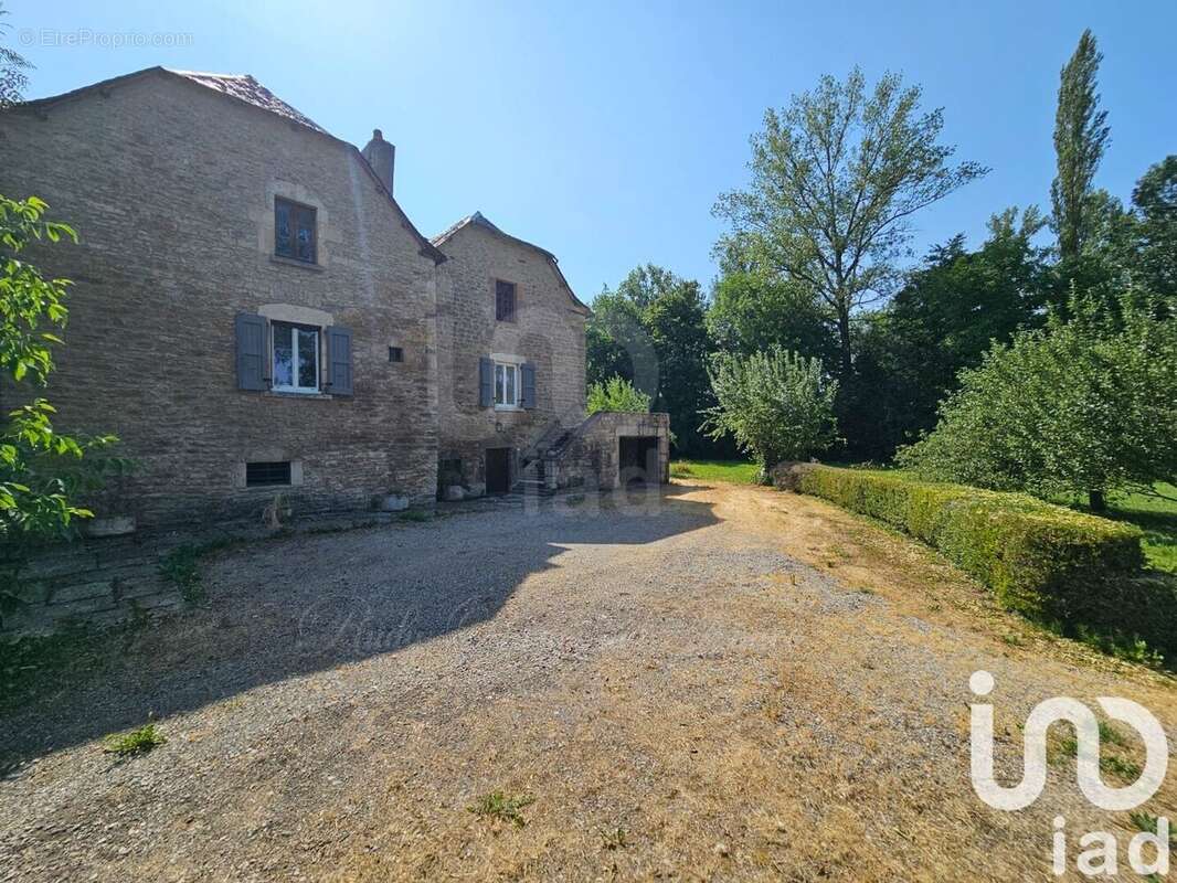 Maison 295 m² à Severac-Le-Chateau  - photo 5