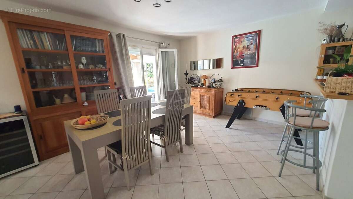 Maison à MOUSSAN