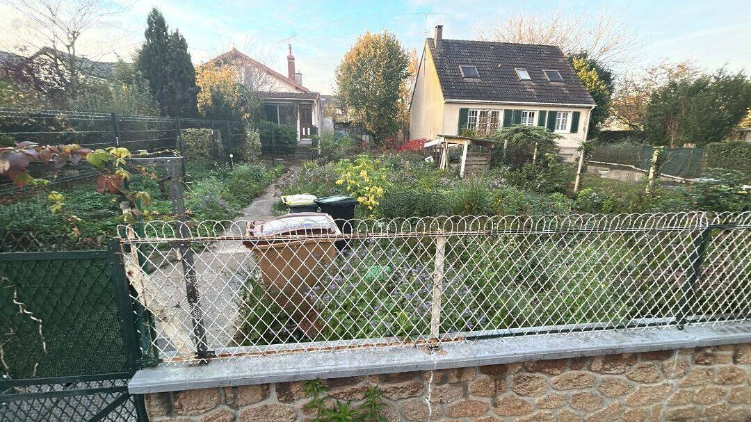 Terrain à NEUILLY-SUR-MARNE