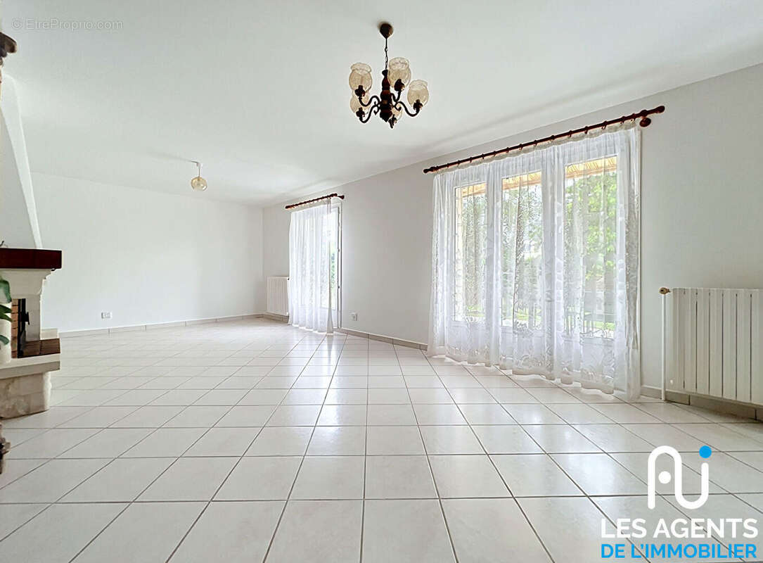 Maison Chaingy  6 pièce(s) 151.04 m2 - photo 3