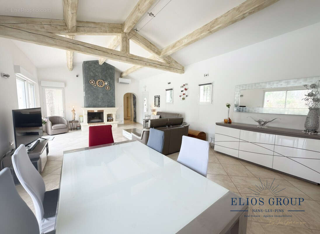 Maison 140 m² à Nans-Les-Pins  - photo 6