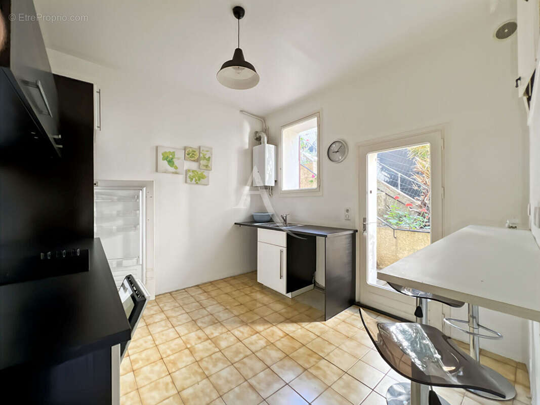 LE CANNET Maison indépendante de caractère avec 2 appartements et jardin - photo 13