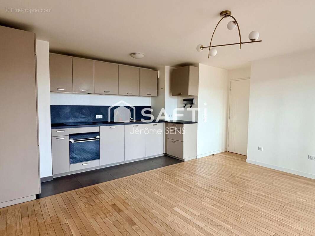 Photo 7 - Appartement à COURBEVOIE