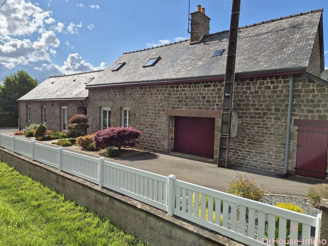 Maison à SAINT-BERTHEVIN-LA-TANNIERE