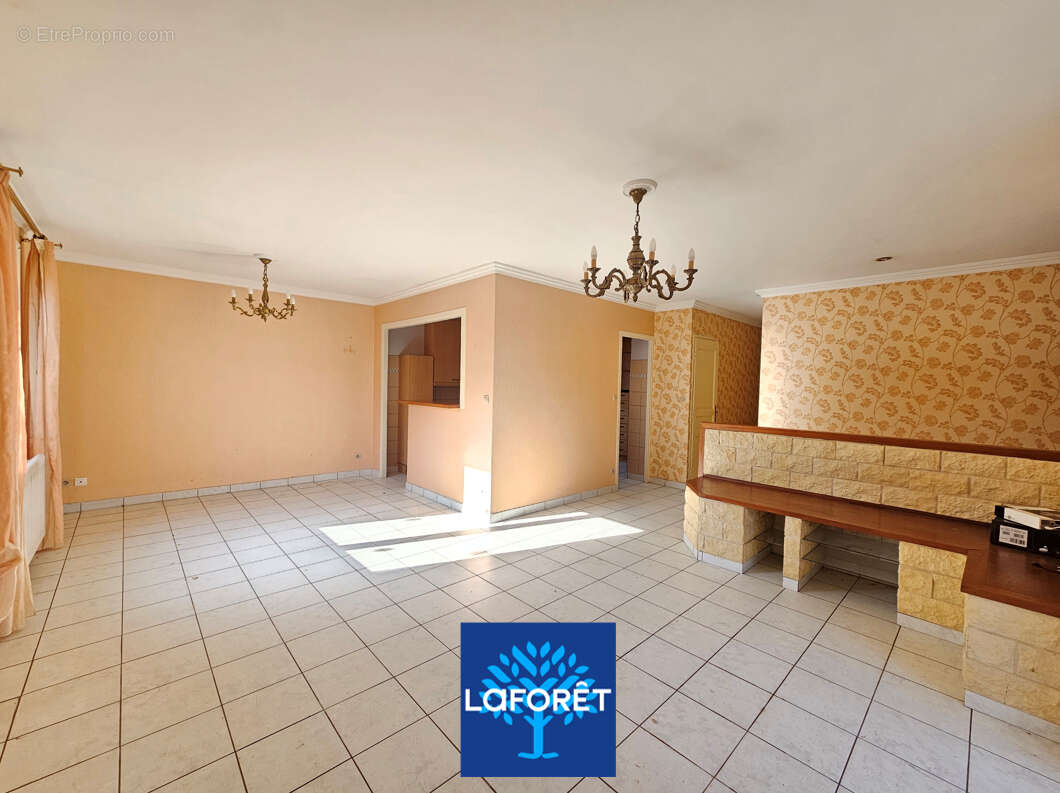 Maison à SAINT-PIERRE-DE-CHANDIEU