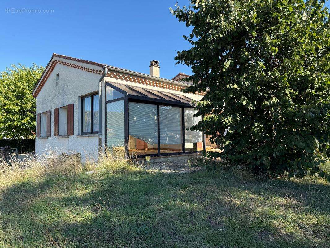 Maison à SAINT-ETIENNE-DE-FONTBELLON