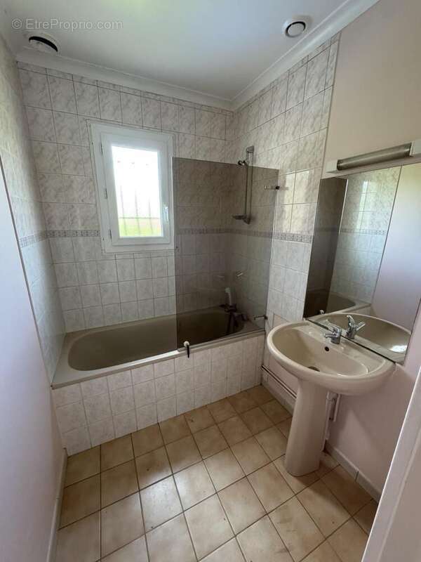 Maison 100 m² à Tordouet  - photo 8