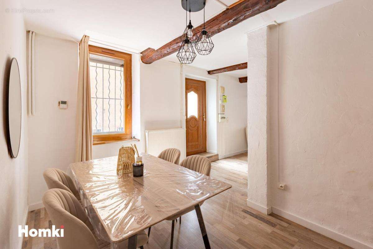 Maison à COURSAN