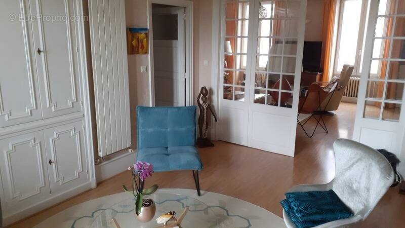 Appartement à NERIS-LES-BAINS