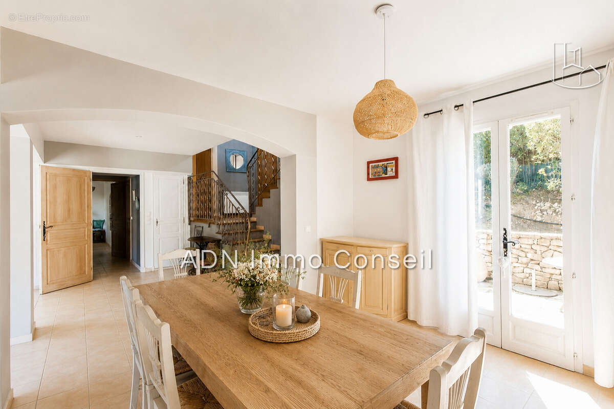 Maison 162 m² à Mallemort  - photo 6