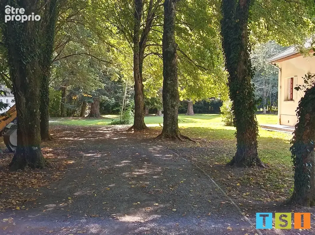 Vallée de la neste: grande maison cossue des années 70 sur un parc de 7743 m². - photo 3