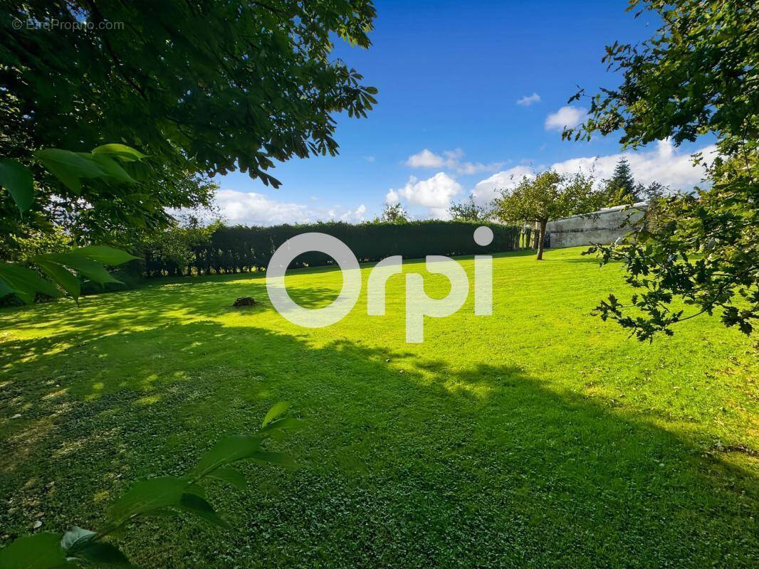 Maison à LA CAPELLE-LES-BOULOGNE