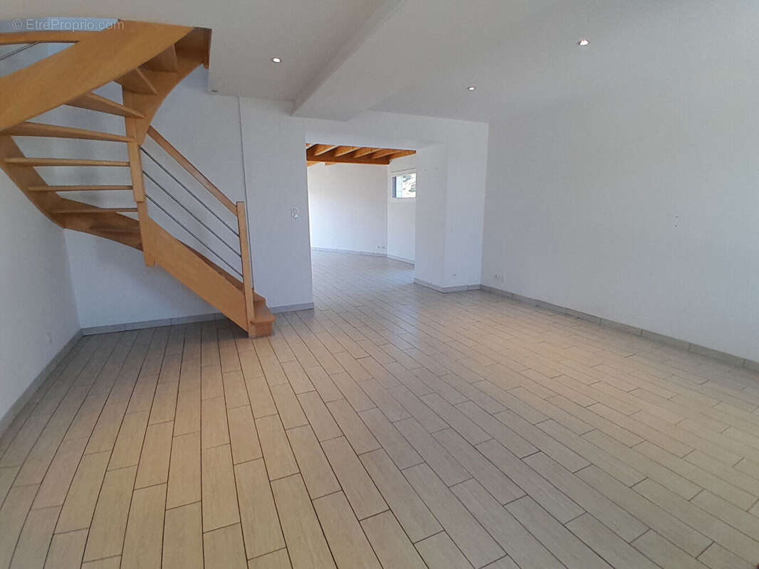Saint-Germain Du Pinel, maison 5 pièces de 119 m2 avec jardin - photo 2