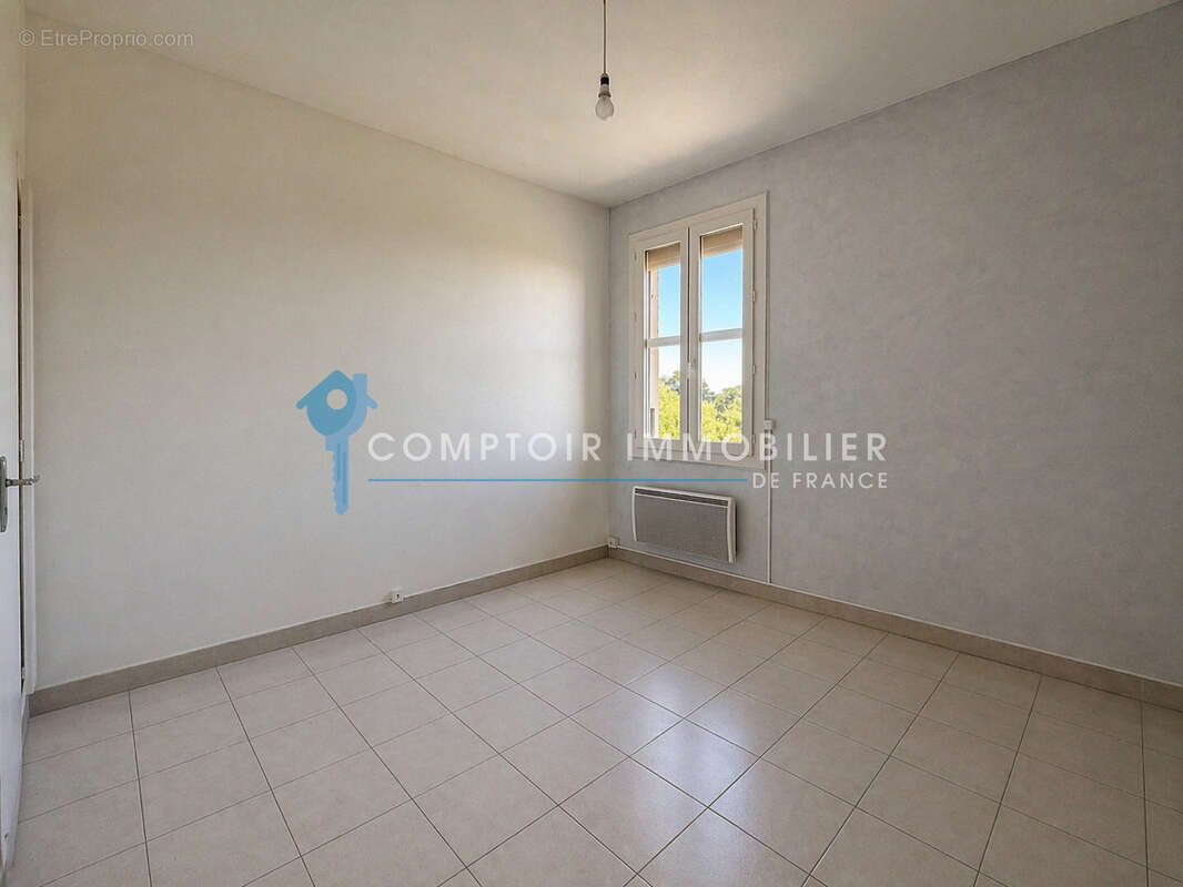 Appartement à VERGEZE