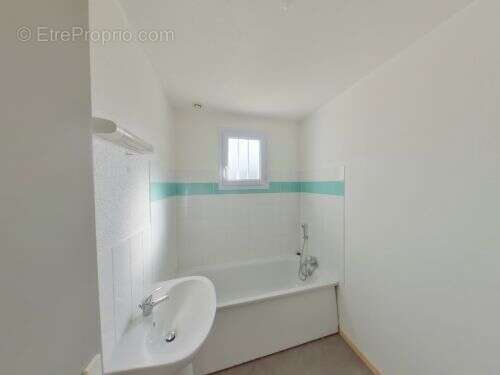 Maison à VALLON-EN-SULLY