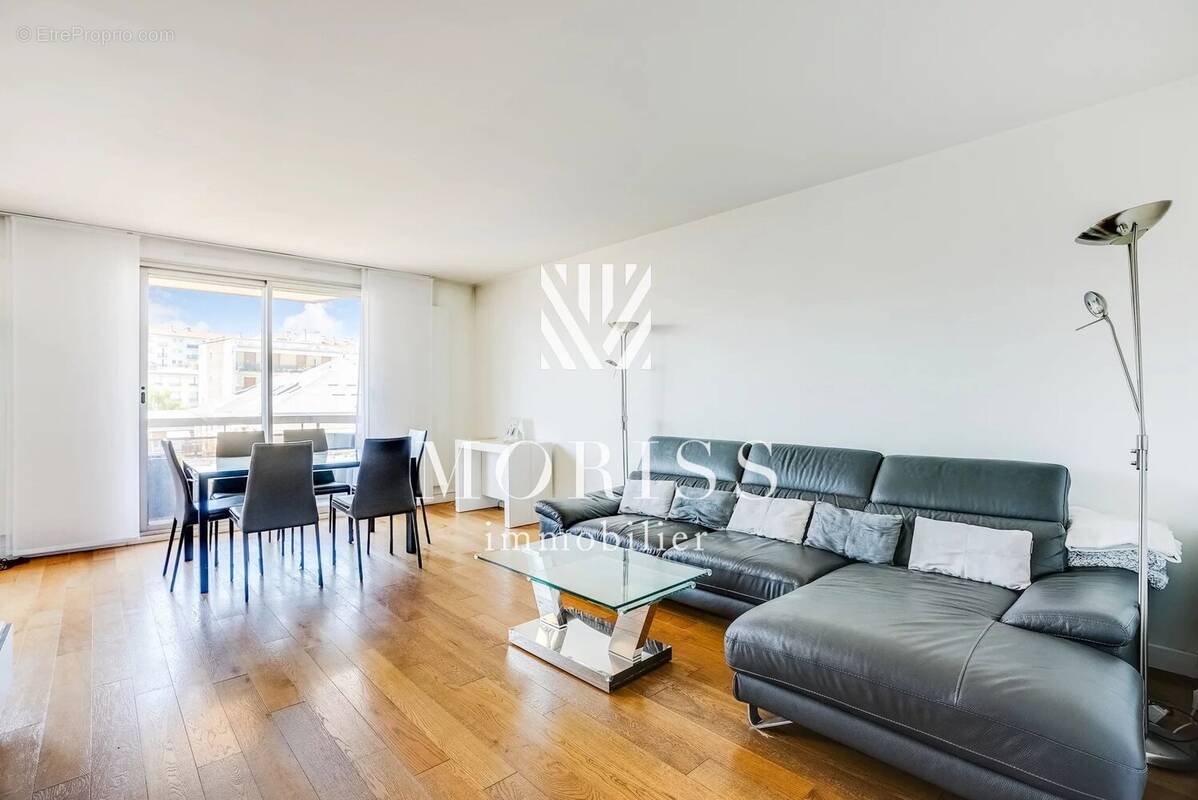 Appartement à CHARENTON-LE-PONT
