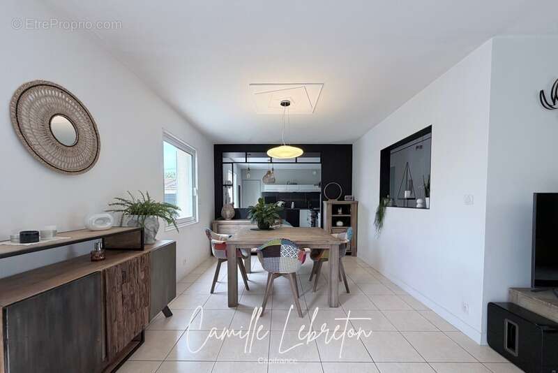 Maison à LA CHAPELLE-BASSE-MER