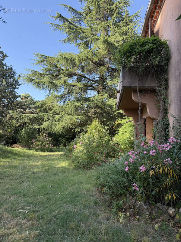 Villa t6 sur 1172 m2 - photo 2