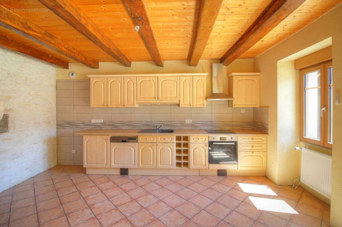 Maison à FONTAINE-FRANCAISE