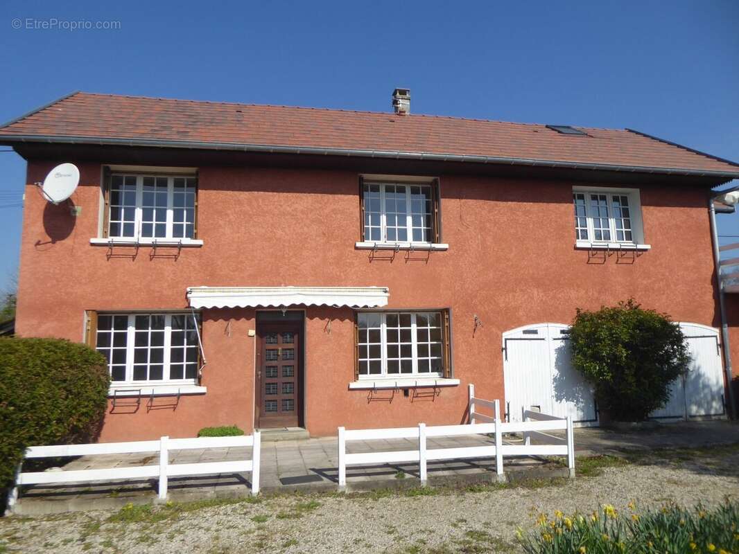 Maison à MORESTEL