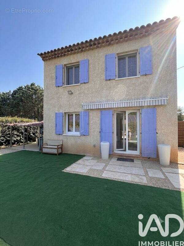Photo 1 - Maison à ENTRECASTEAUX