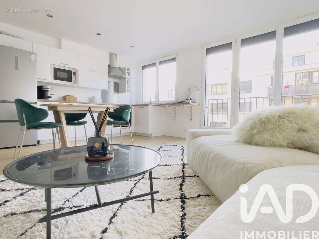 Photo 3 - Appartement à COURBEVOIE