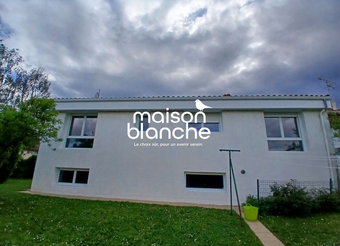 Maison à PARTHENAY