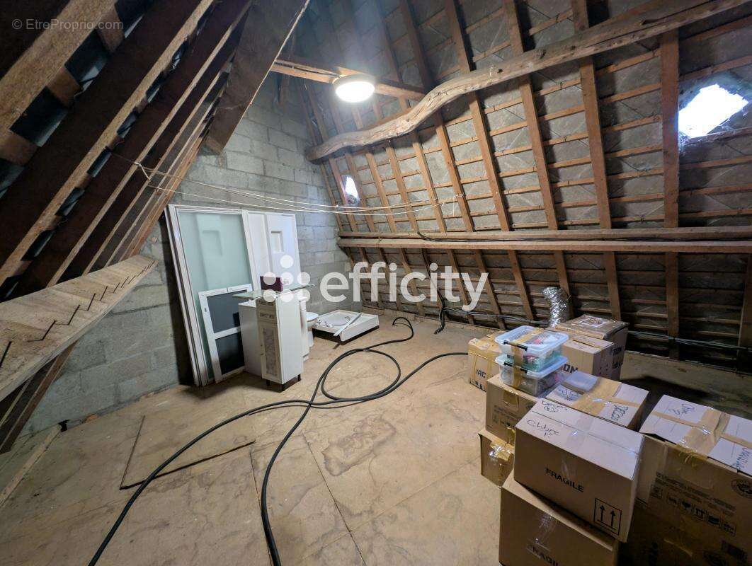 Maison à THIETREVILLE