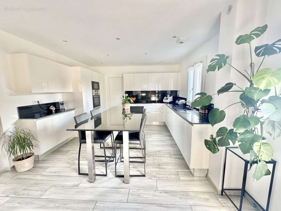 Maison à VILLECRESNES