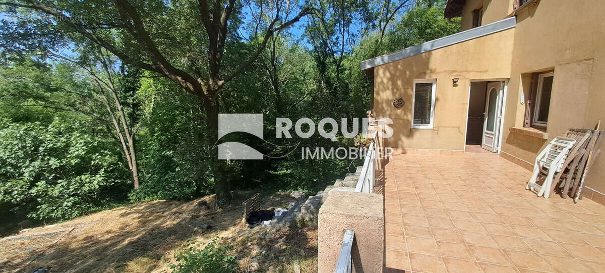 A VENDRE, Proche Lodève, Maison 159 m2 en pleine nature sur 6002 m2 de terrain attenant - photo 6