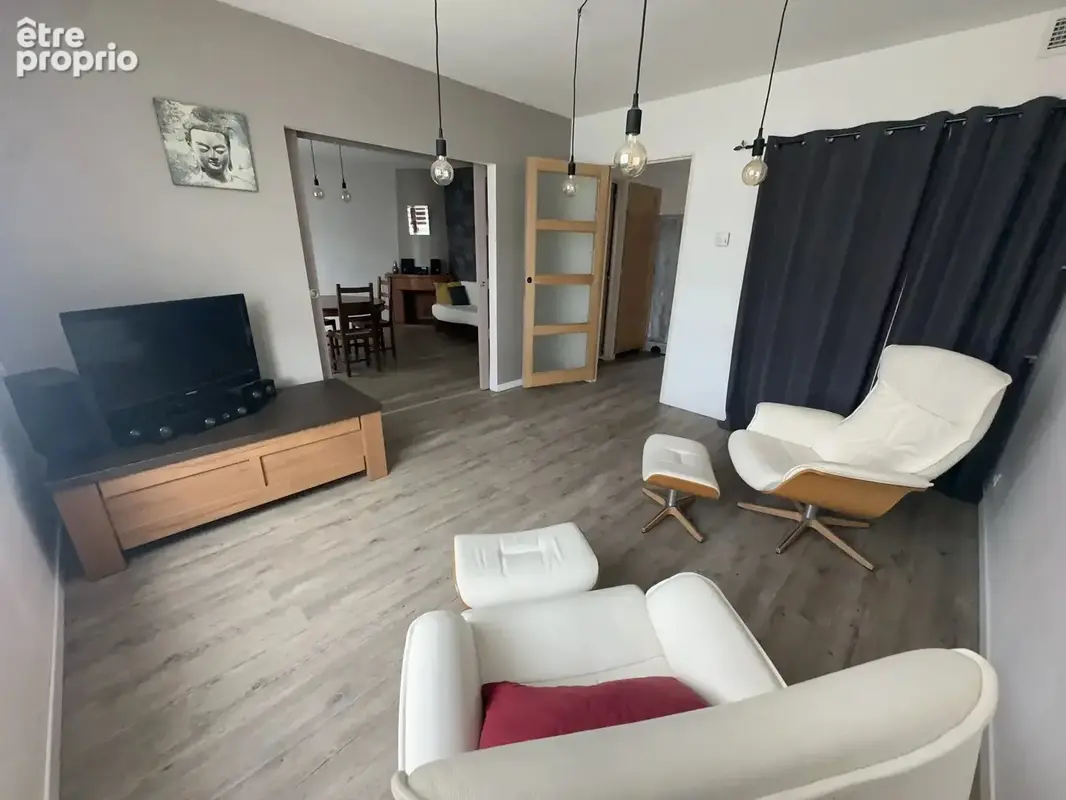 Appartement F3, 1 er étage sur 3, grand balcon, cave - photo 6