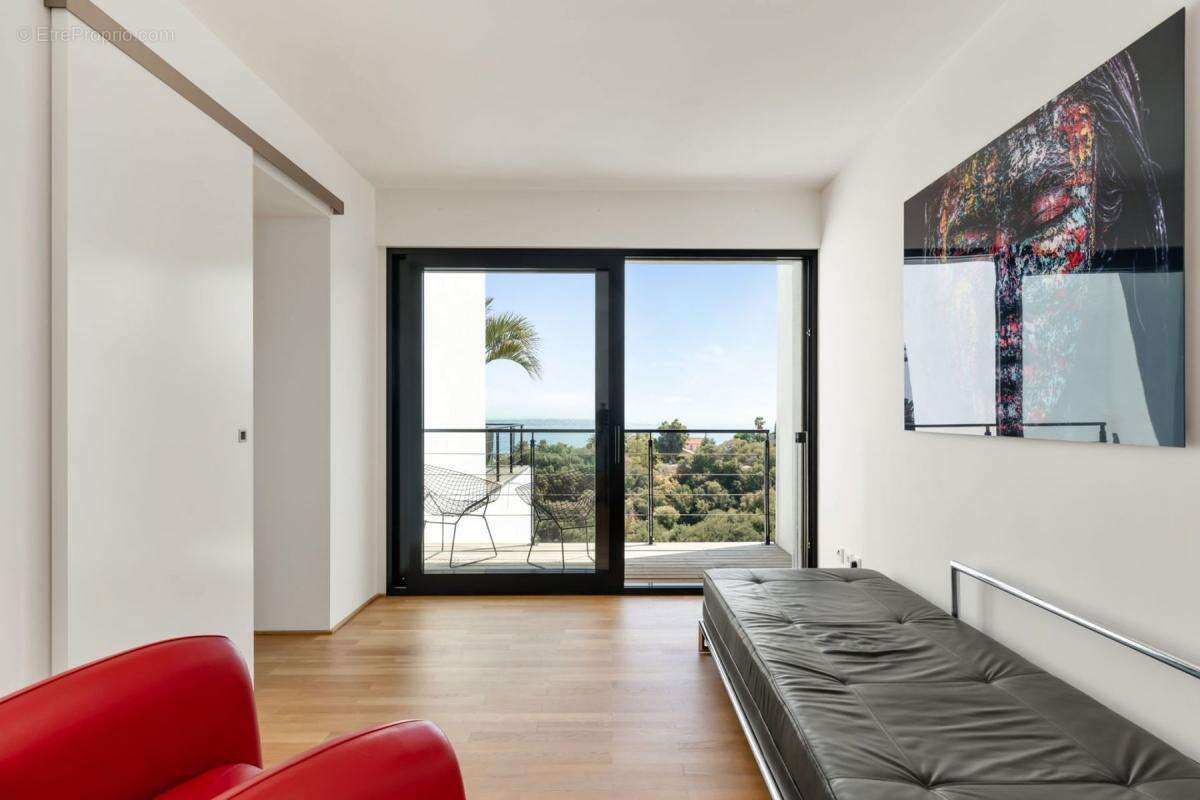 Maison à VALLAURIS