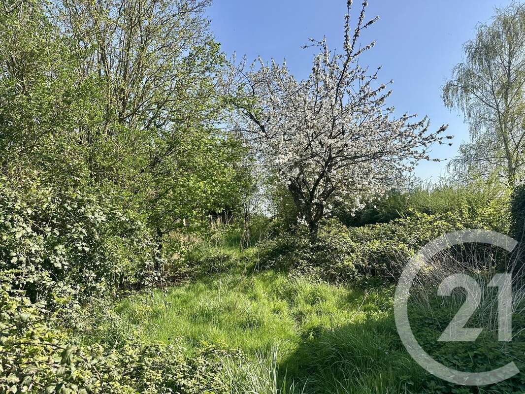 Terrain à MEZIERES-AU-PERCHE