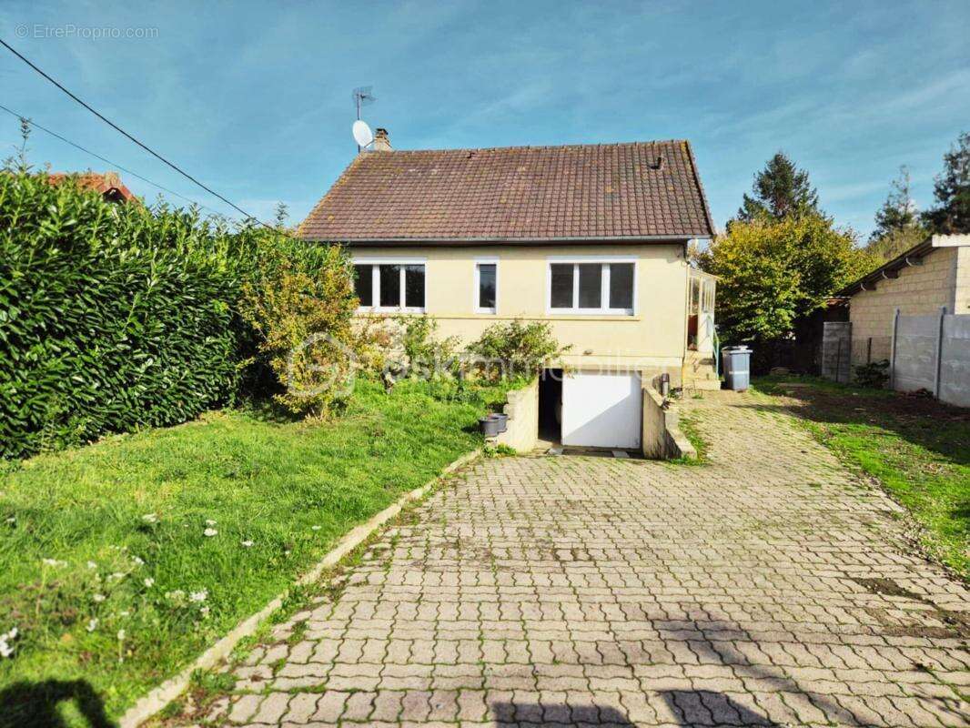 Maison à MARTAINNEVILLE