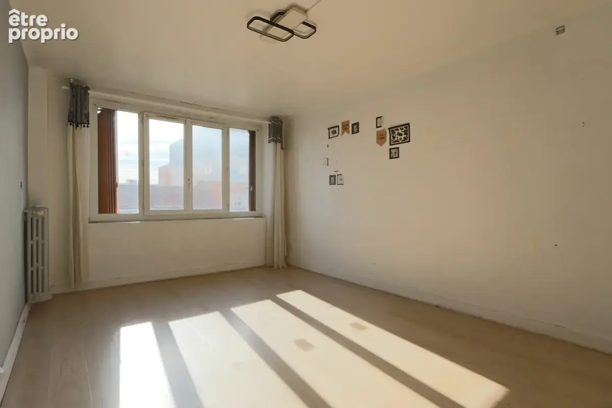 Appartement à LES PAVILLONS-SOUS-BOIS