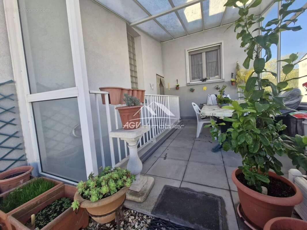 Appartement à SALINDRES