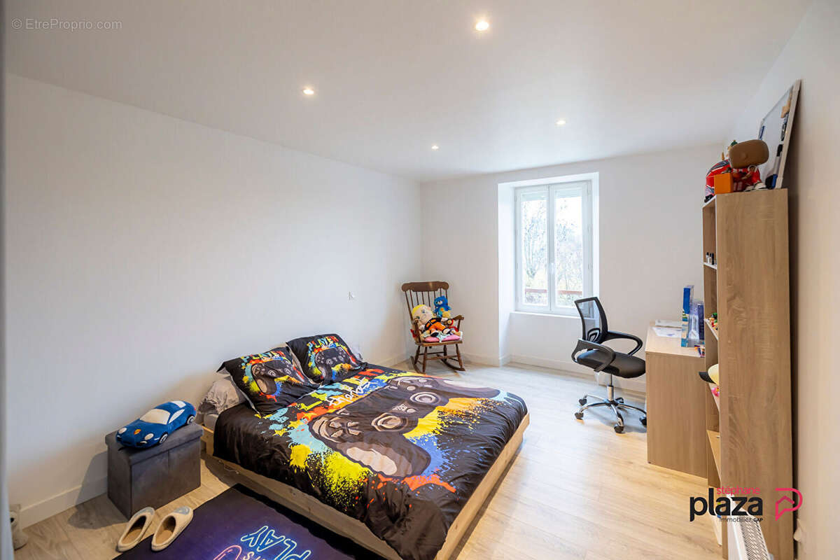 Commerce à LA BREOLE