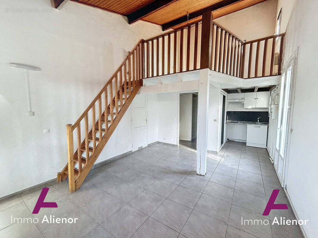 Appartement à HOSTENS