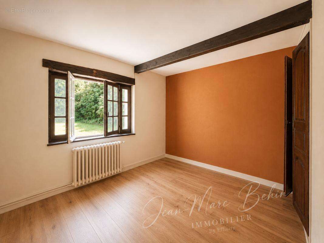 Maison à HOUDAN