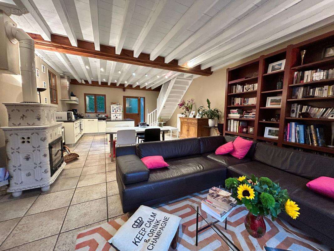 Maison à SAINT-ROMAIN-AU-MONT-D&#039;OR