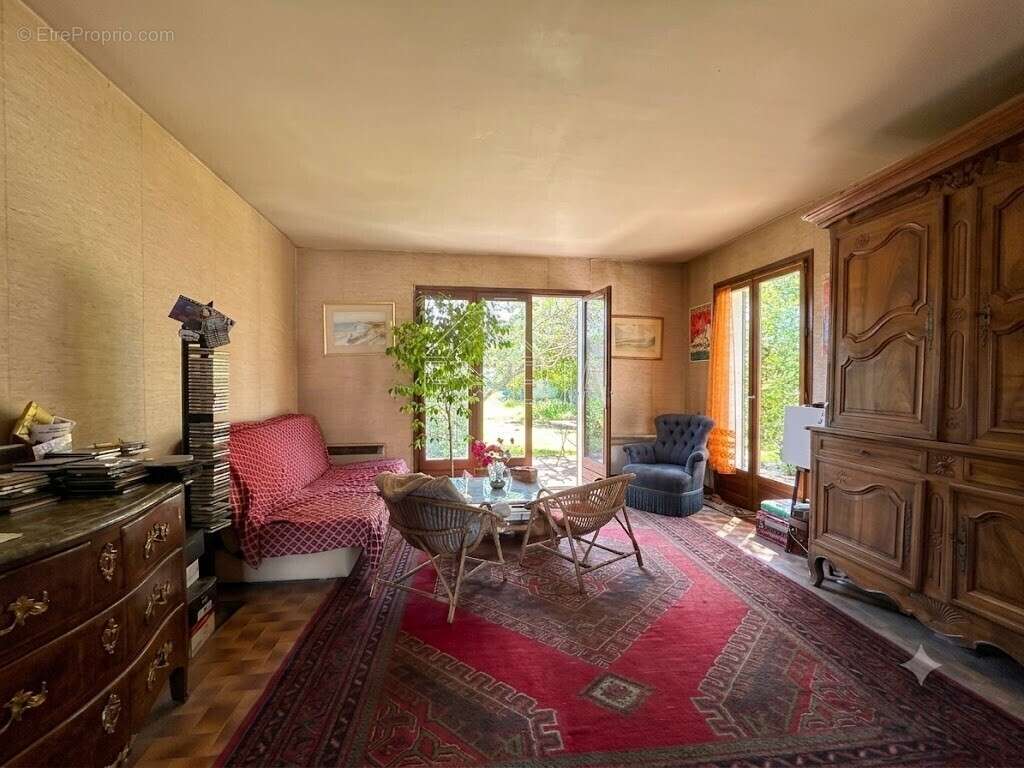 Maison 6 pièces 137 m² à rénover avec jardin, terrasse, sous-sol total et dépendance à Rosny-sur-Seine - photo 7