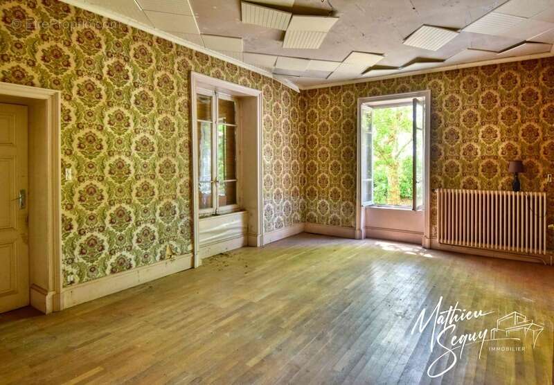 Appartement à GREZIEU-LA-VARENNE